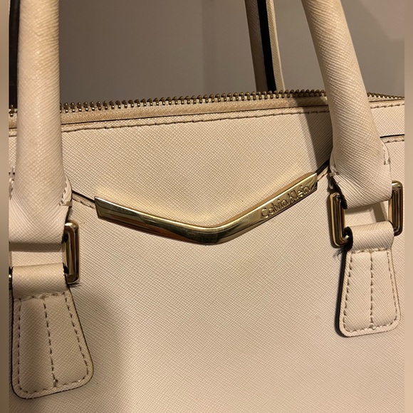 Calvin Klein White Handbag with Gold Hardware - Picture 2 of 4